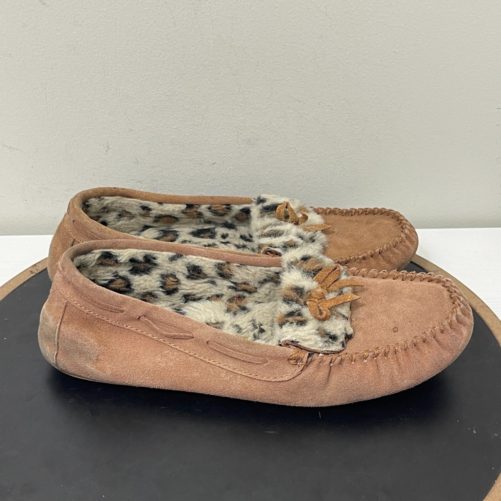 Minnetonka Cally Suede Moccasin Slippers Tan Leopard Faux Fur Lining Women Sz 11